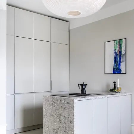 Elegant Scandinavian 2br In Trendy Kallio * 헬싱키