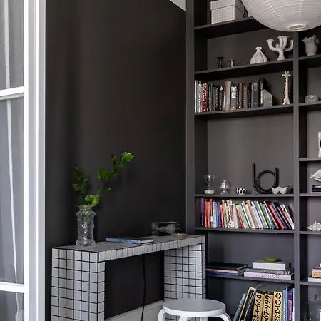 Elegant Scandinavian 2br In Trendy Kallio