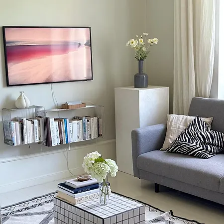 Elegant Scandinavian 2br In Trendy Kallio * 헬싱키